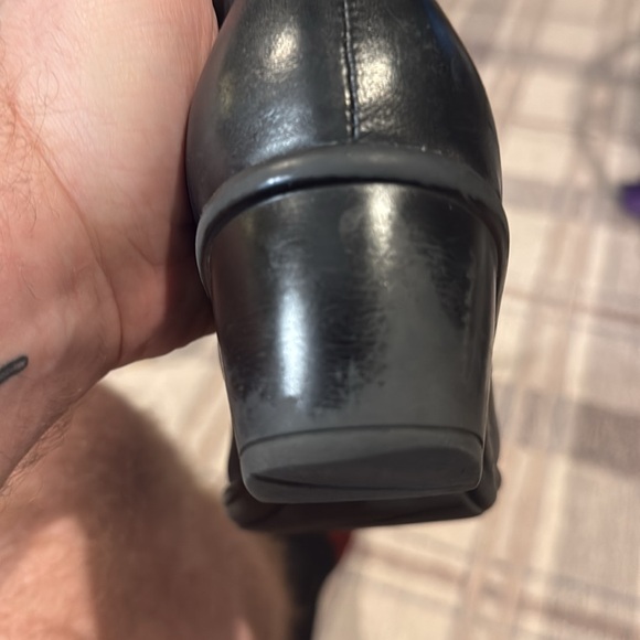 CLARKS Leather ankle boot , size 7W - Picture 13 of 14